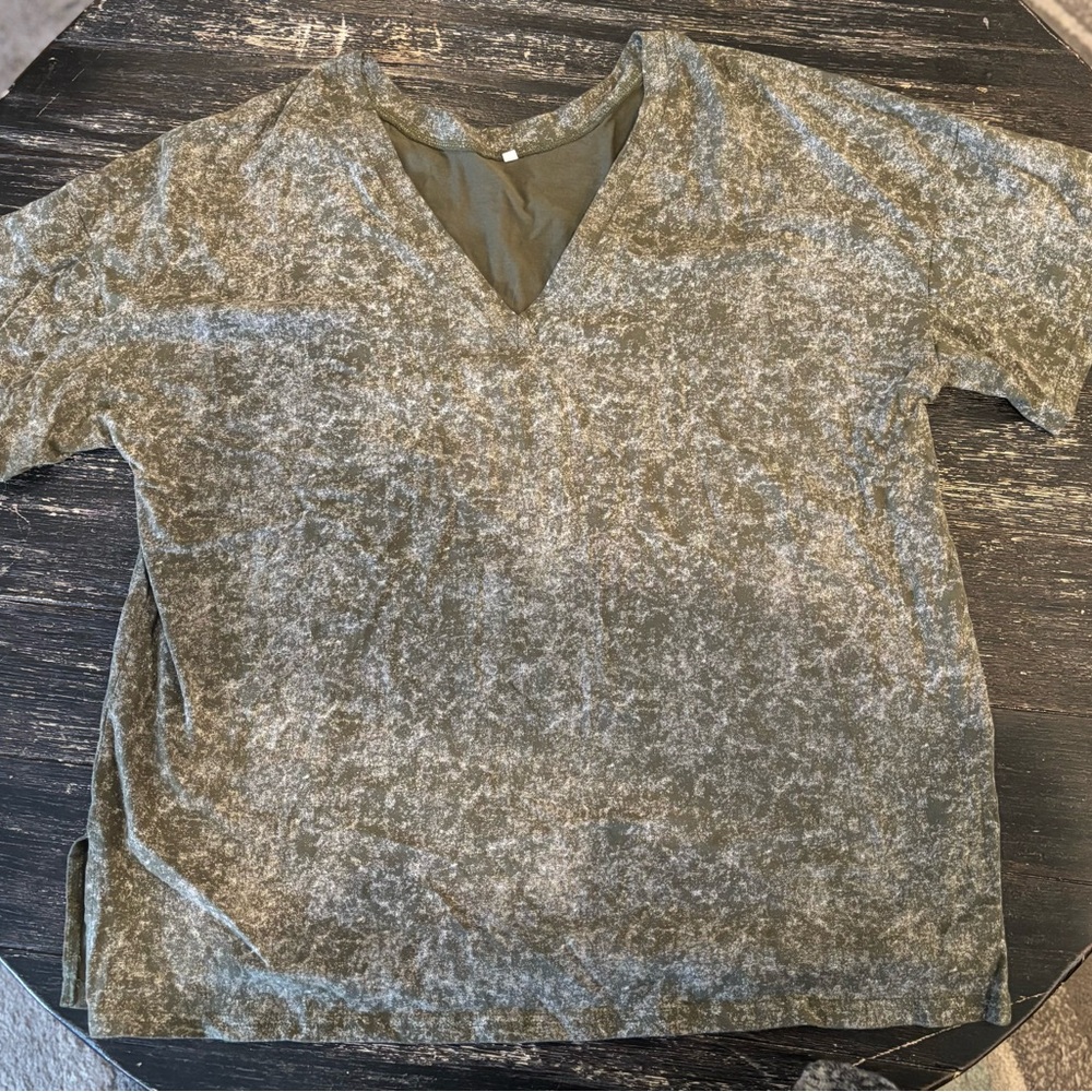 Relaxed V-Neck Short Sleeve Top - Olive Wash